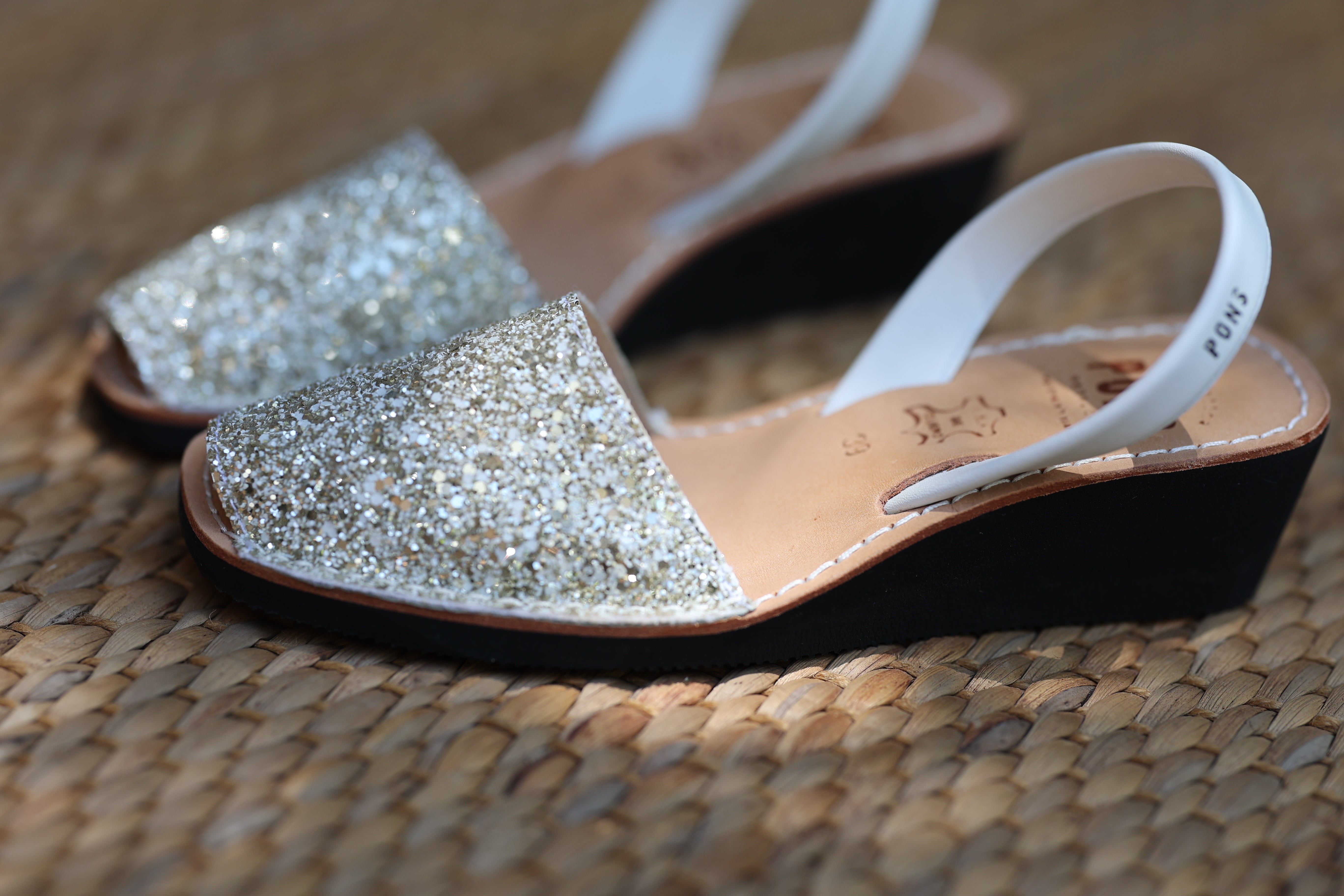 2021 Glitter Bleached Gold N.BL
