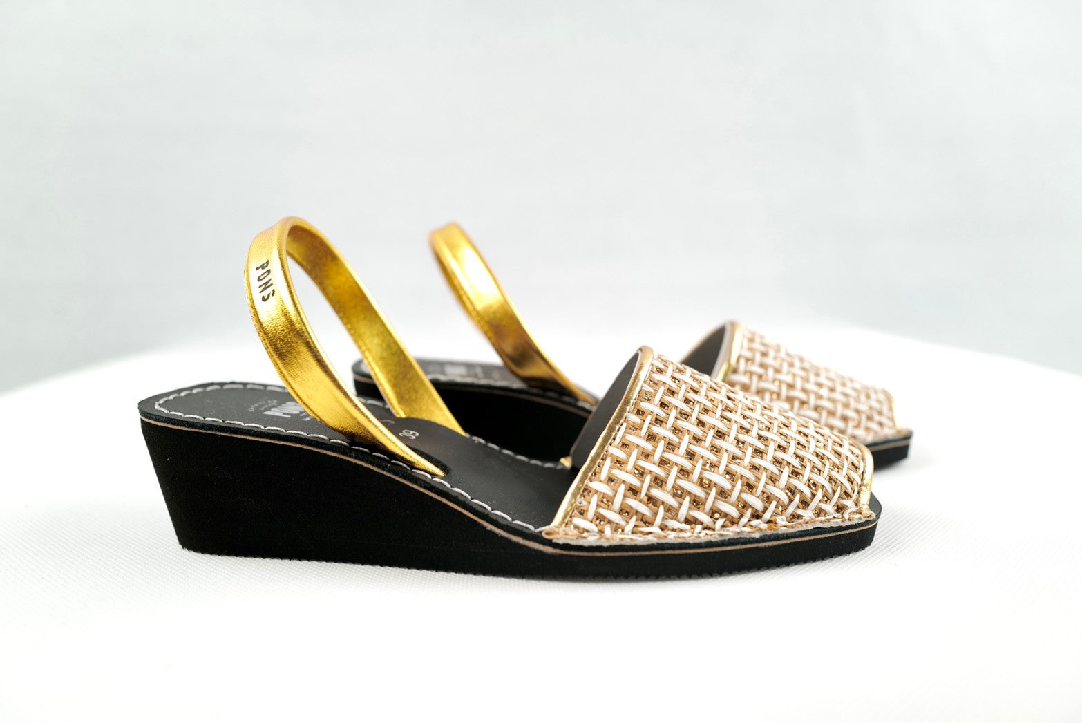 2026 Textil Trenza Saca A .Oro